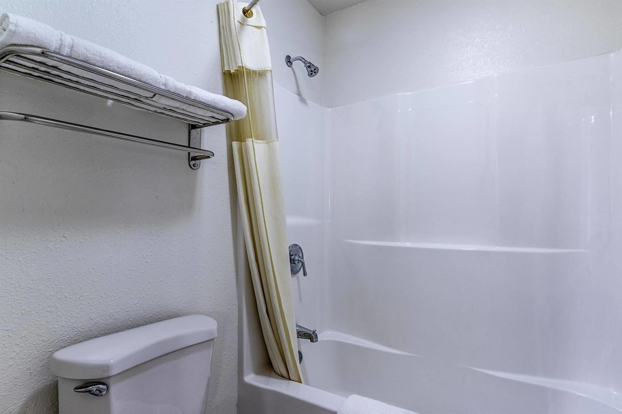 6-urbana, Il Hotel