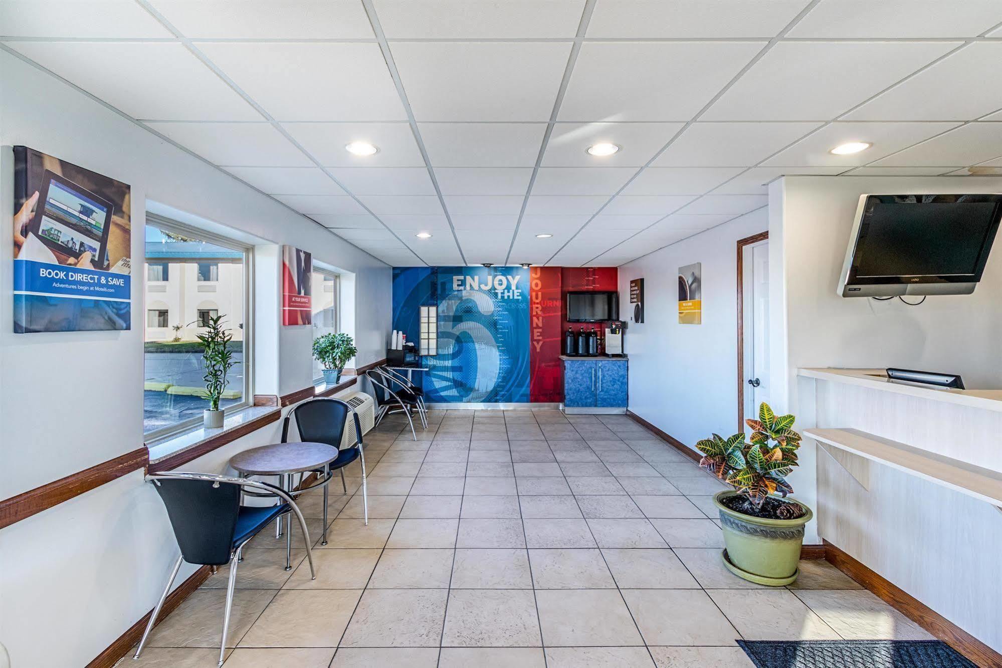 6-urbana, Il Hotel 4*
