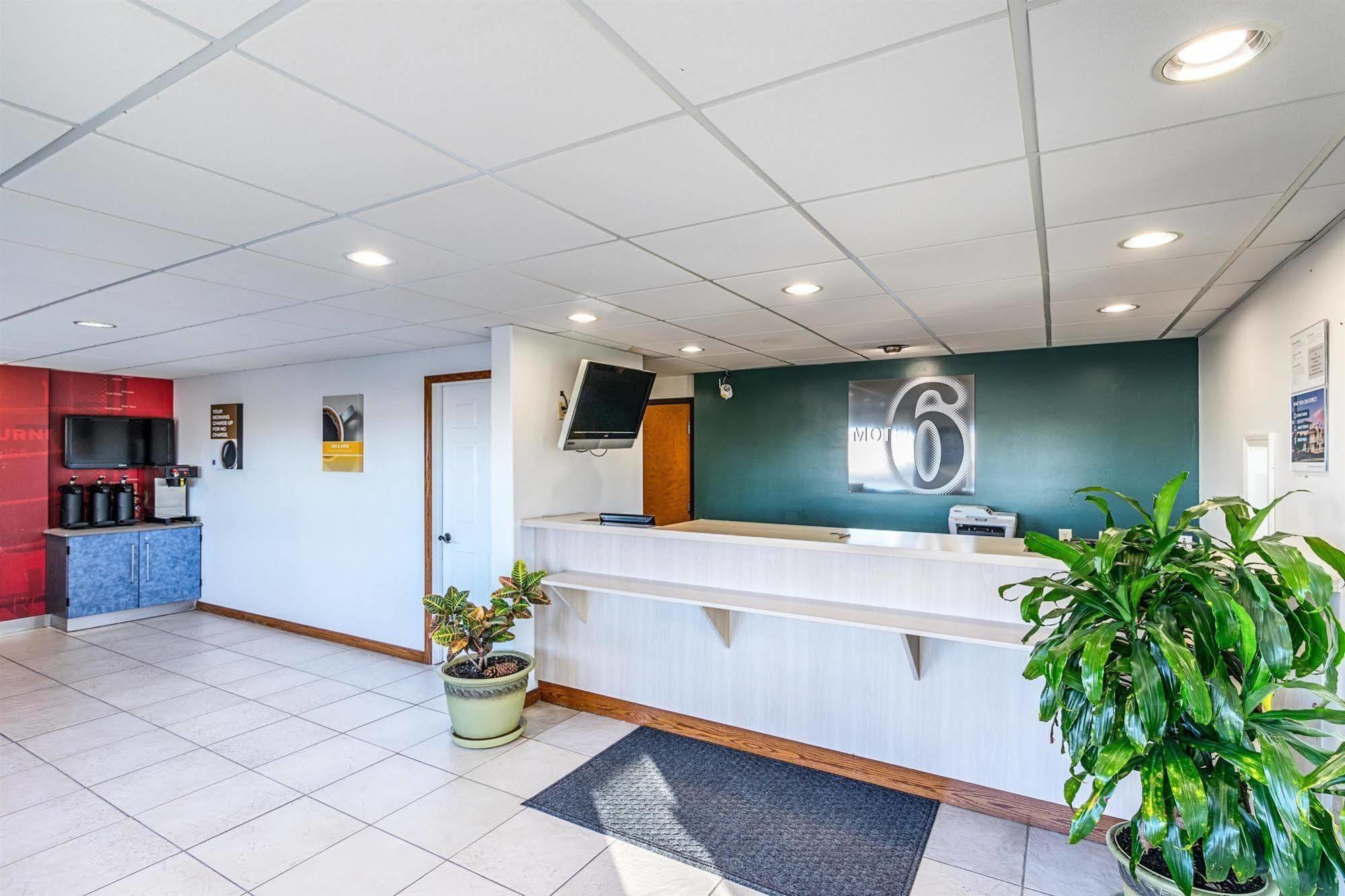 6-urbana, Il Hotel Champaign