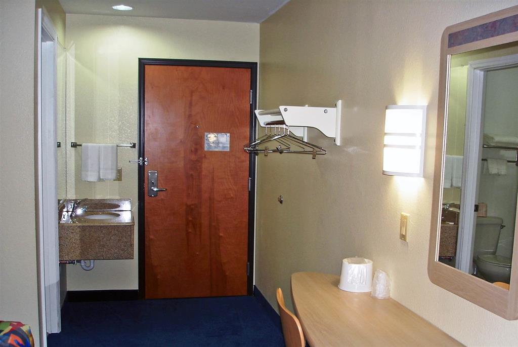 6-urbana, Il Hotel 2*