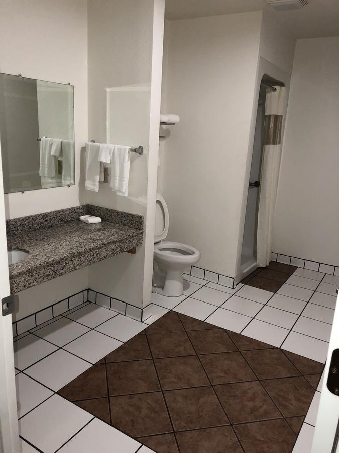 6-urbana, Il Hotel 2*